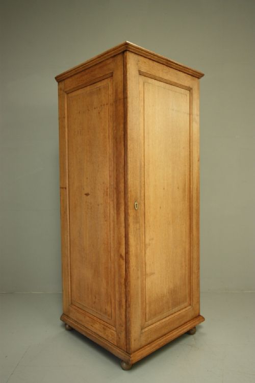Ingenious Edwardian Antique Oak Single Wardrobe.