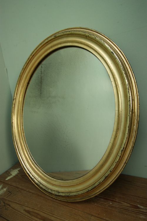 English 19th Century Antique Oval Gilt Mirror.
