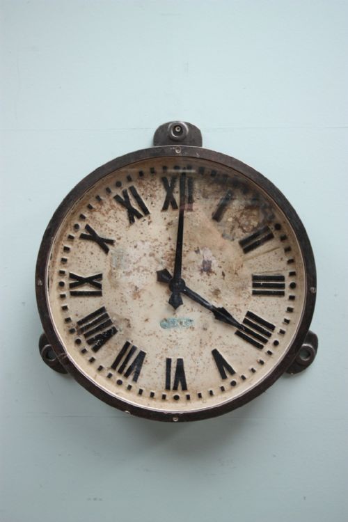 fig 1. Working 1930's Gents Cast Iron Clock.