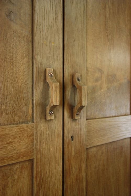 fig 3. Large 1930's Heals Oak Wardrobe.