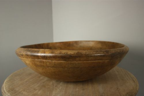 Large 19th Century Antique Sycamore Dairy Bowl.