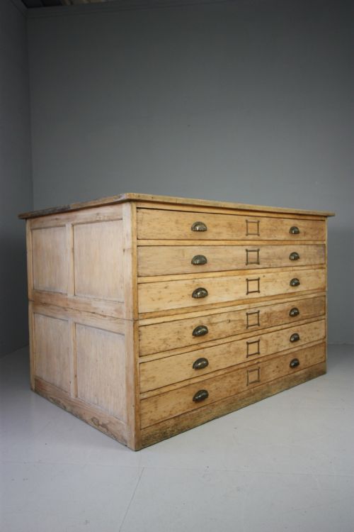 Large 19th Century Antique Pine Plan Chest.