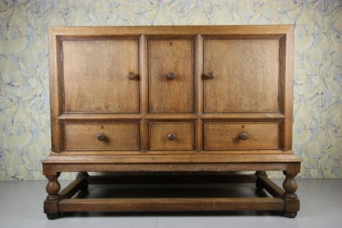 1930'S Heals of London Oak Sideboard.