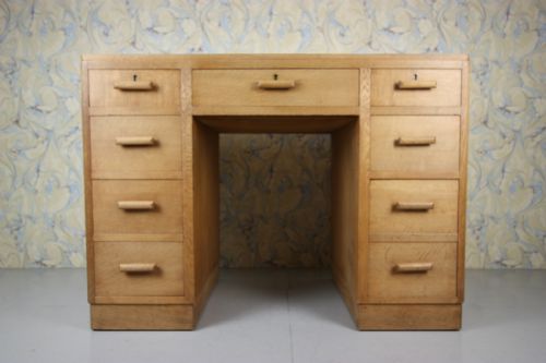 Heals 1930'S Oak Kneehole Desk.