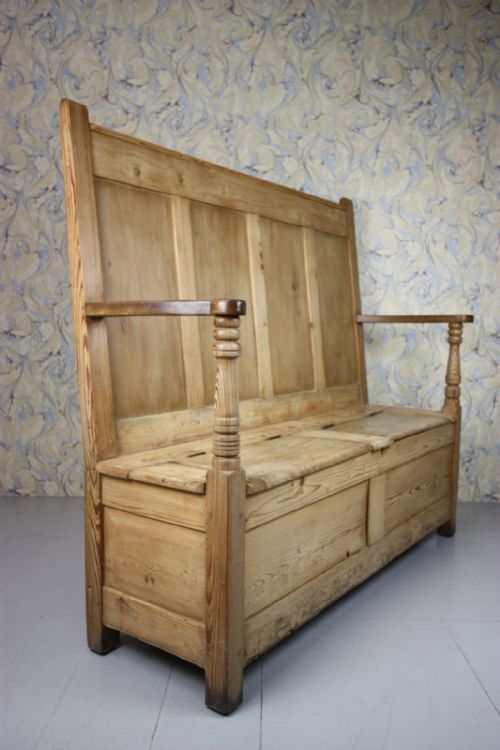 19th Century Welsh Antique Pine Settle.