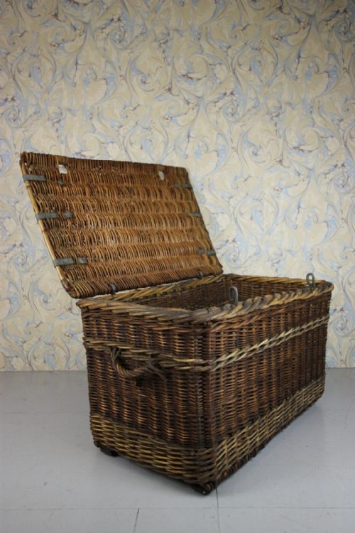 19th Century Antique Willow Laundry Basket.