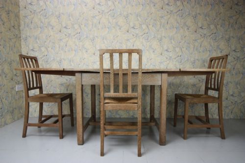 1930'S Heals Oak Draw Leaf Dining Table.