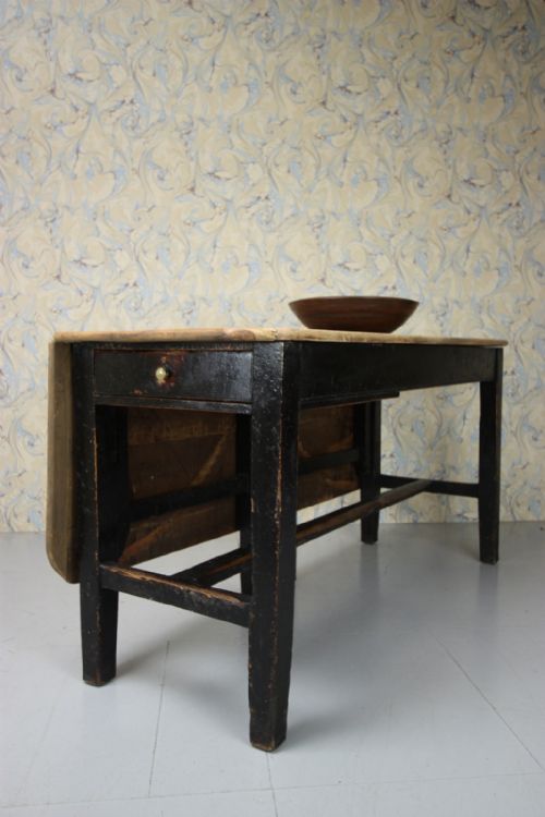Westmoreland Antique Supper Dining Table.