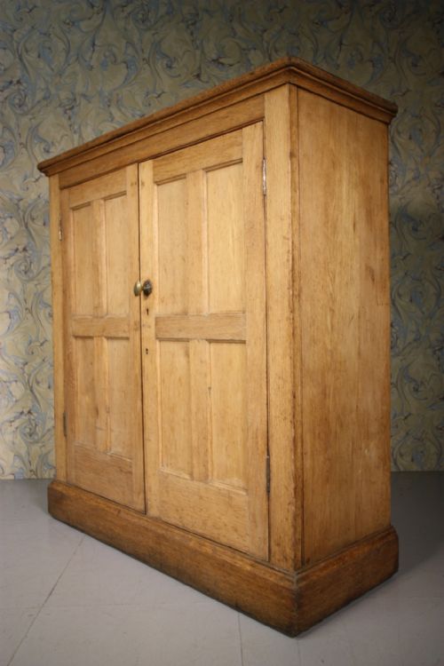 Edwardian English Antique Oak Cupboard.
