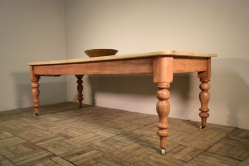 Large 19th Century Antique Sycamore & Pine Dining Table.