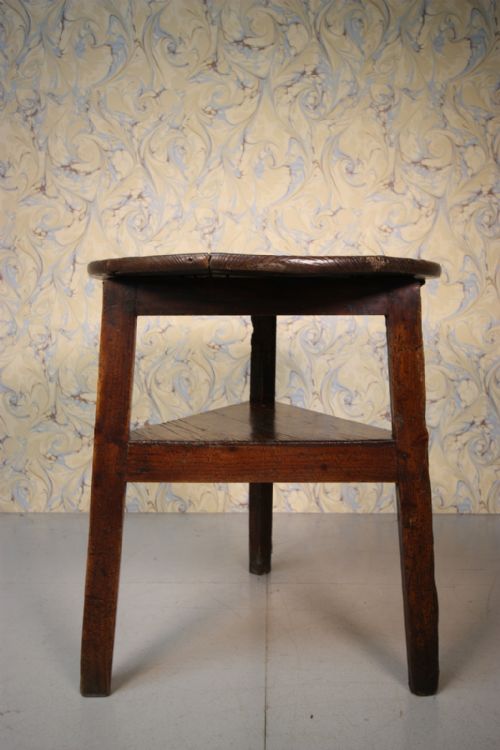 Late Georgian Antique Pine Cricket Table in Original Finish.
