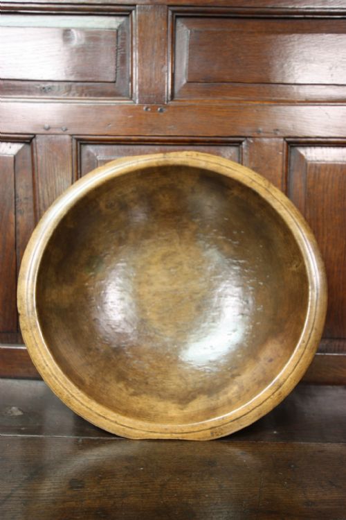 Large 19th Century Antique Sycamore Dairy Bowl.