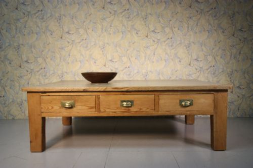 English Edwardian Antique Pine Coffee Table.
