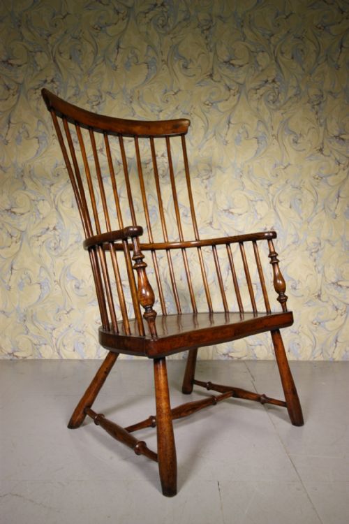 Beautiful Antique Elm Windsor Armchair.
