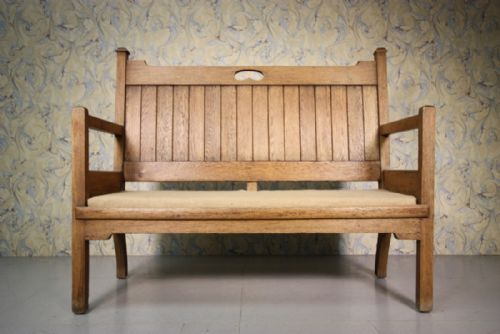 English 19th Century Arts & Crafts Antique Oak Settle Seat.