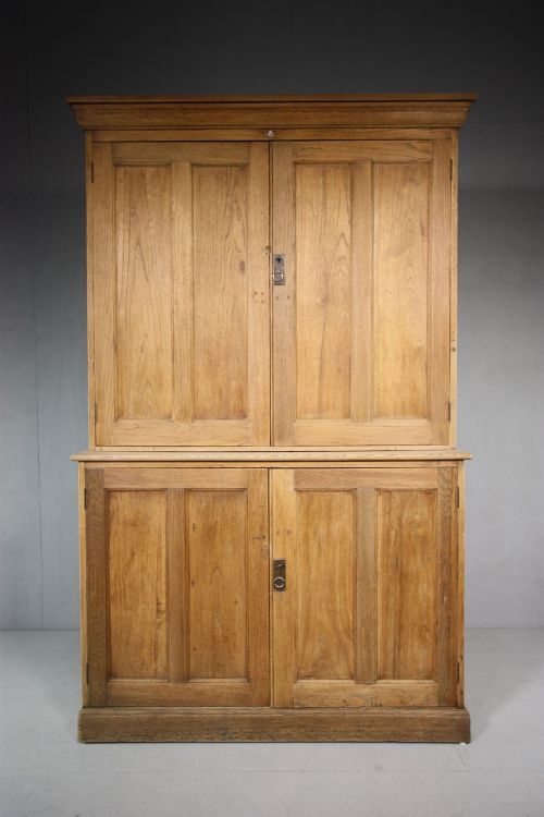 Edwardian English Antique Oak Cupboard