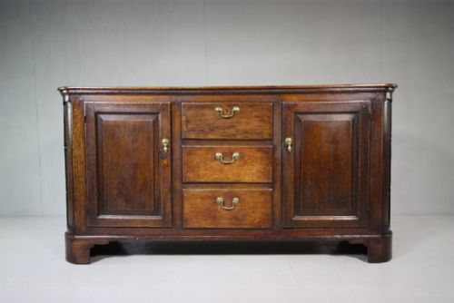 Beautiful Bewcastle Georgian Antique Oak Dresser.