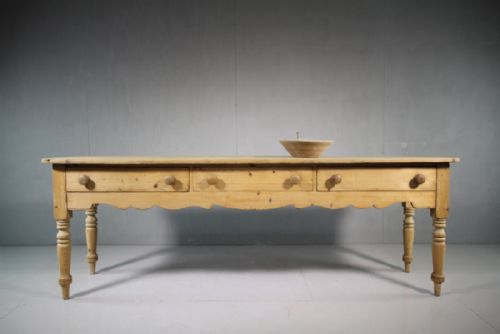 Herefordshire Antique Pine Serving Table / Dresser.