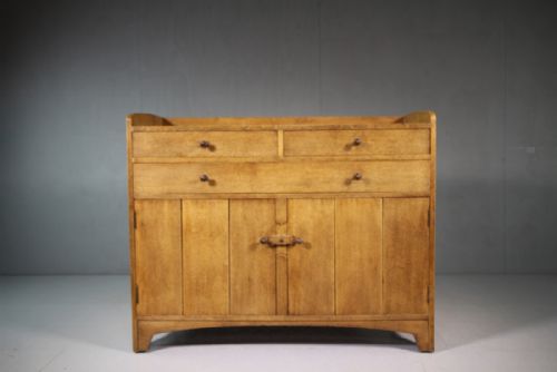 Edwardian Heals Antique Oak Cottage Range Dresser.