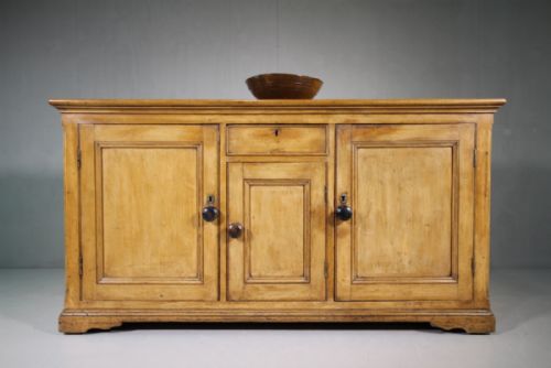 Fabulous Georgian Antique Pine Dresser in Original Paint.