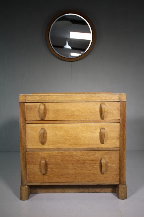Heals 1930'S Odeon Style Oak Chest of Drawers.