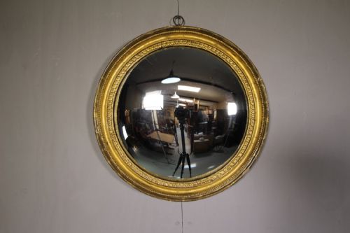Beautiful Regency Period Antique Gilt Convex Mirror.