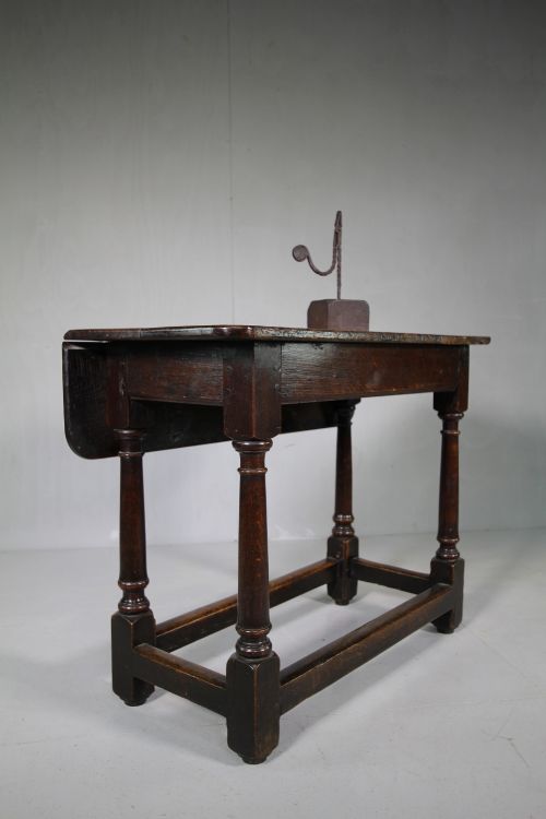 18th Century Antique Period Oak Westmoreland Table.
