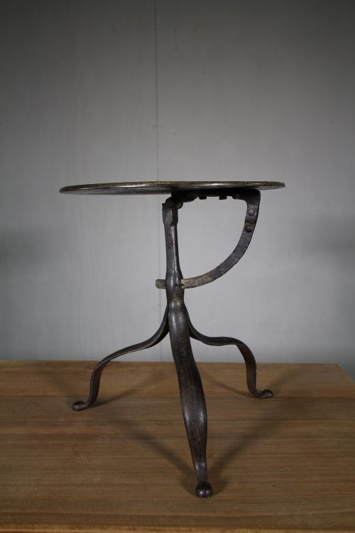 Georgian Antique Iron Tripod Trivet Stand.
