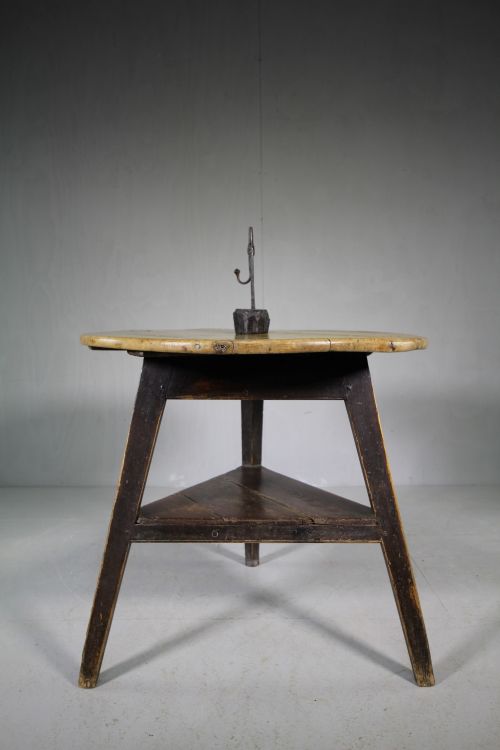 Georgian Antique Sycamore Welsh Cricket Table.