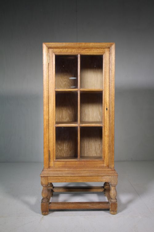 1920'S Heals Oak Buttery Hutch Range Cabinet.