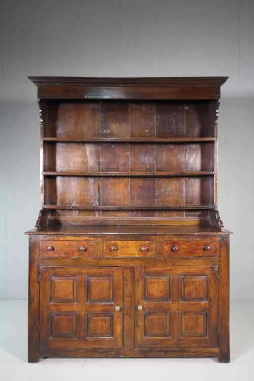 18th Century North Wales Antique Peiod Oak Dresser.