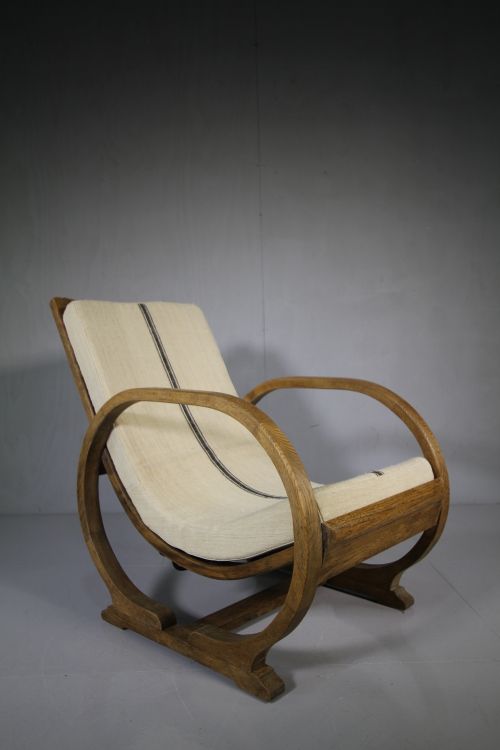 Heals 1930'S Oak Lounge Chair.
