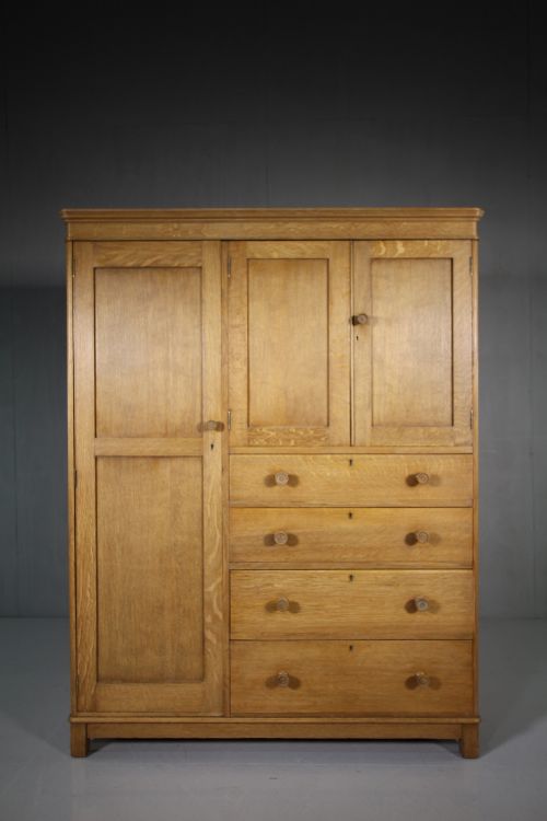 1930'S Heals Oak Comapctum Wardrobe.