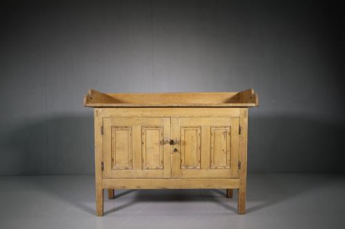 Early 19th Century Antique Pine Dairy Table