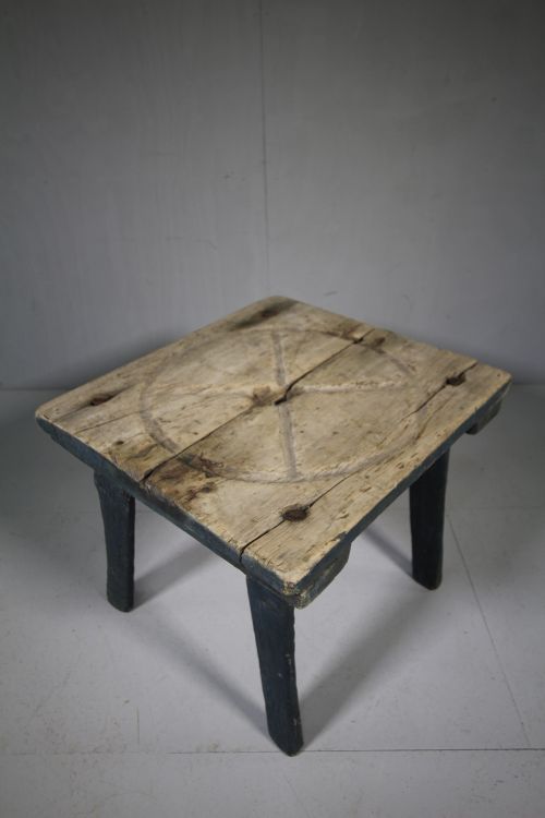 Entirely Original 18th Century Antique Welsh Cheese Press Table.