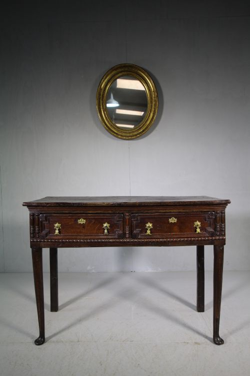 Beautiful Georgian Antique Burr Oak Dresser.