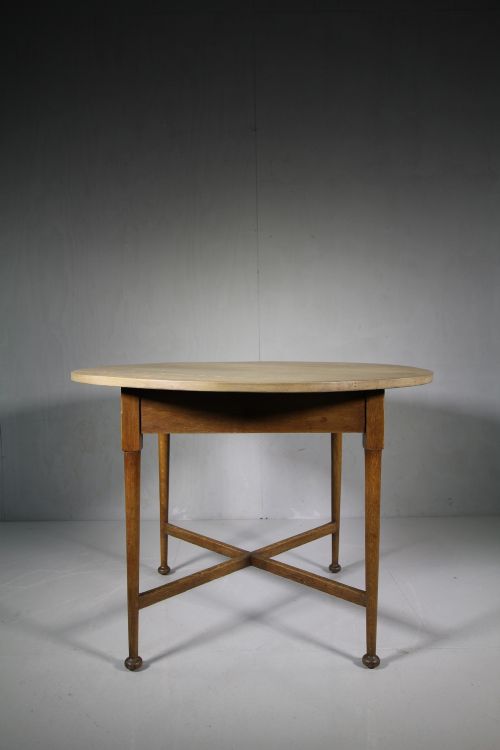 1920'S Heals of London Oak Circular Dining Table