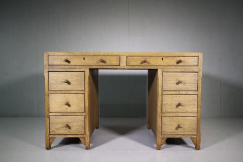 1920'S English Oak Kneehole Pedestal Desk