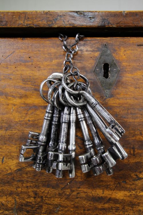Large Bunch of Georgian Antique Steel Keys