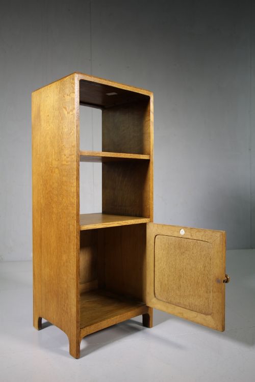 Lovely 1930'S Heals of London Oak Side Cabinet - Labeled