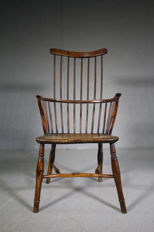 Georgian English Antique Yew Wood Comb Back Armchair

