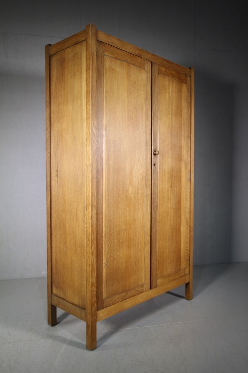 Rare Heals Antique Oak Letchworth Wardrobe