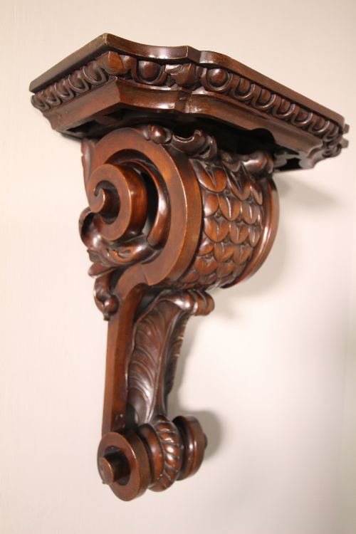 Quality English 19th Century Antique Mahogany Wall Bracket
