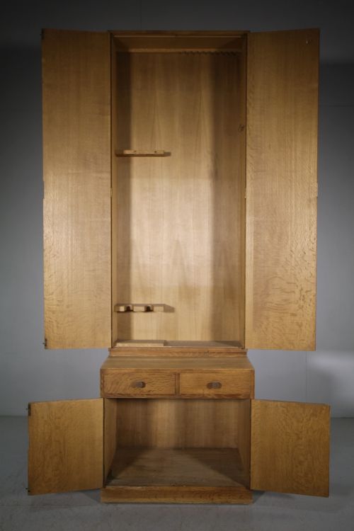 1930'S Gordon Russell Oak Gun Cupboard
