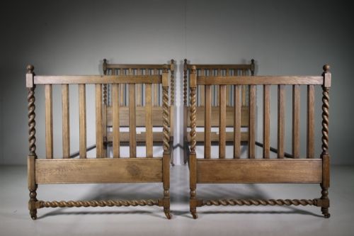 Pair of Lovely Heals Edwardian Antique Oak Single Beds