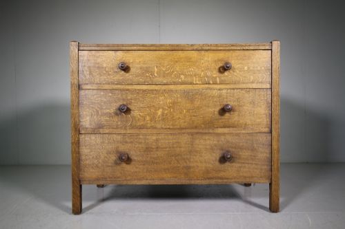 Heals Antique Oak Letchworth Chest of Drawers.