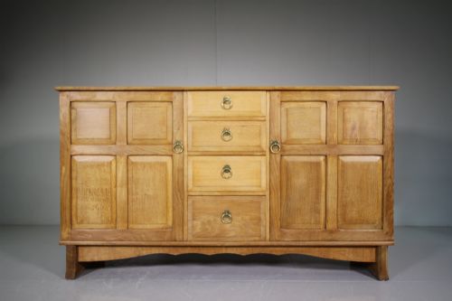 1940'S Heals Quality Oak Dresser.
