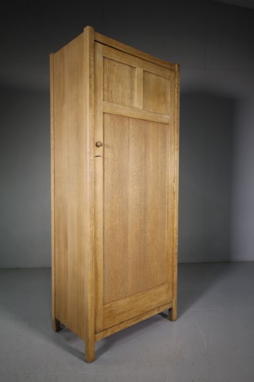 Rare Heals Letchworth Antique Oak Wardrobe
