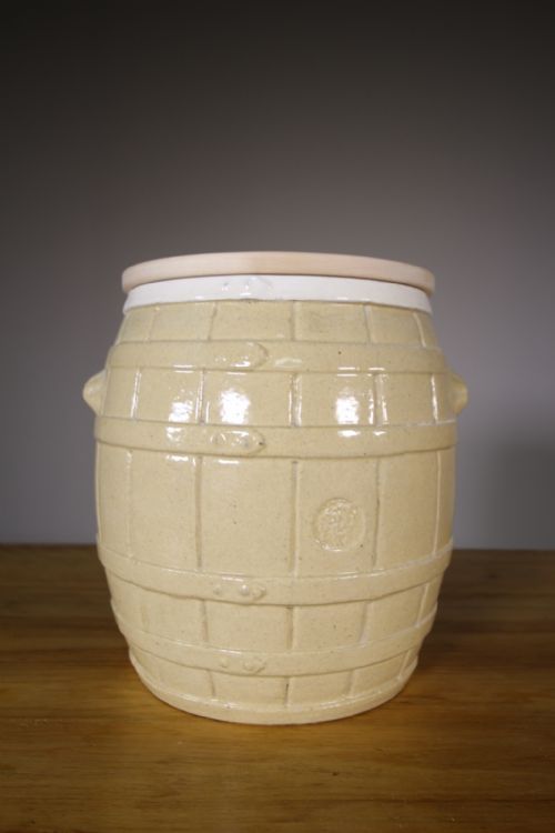 English 19th Century Cream Antique Pickling Barrel & Lid