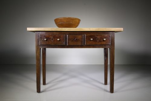 Early 19th Century Antique Chestnut & Sycamore Side Table